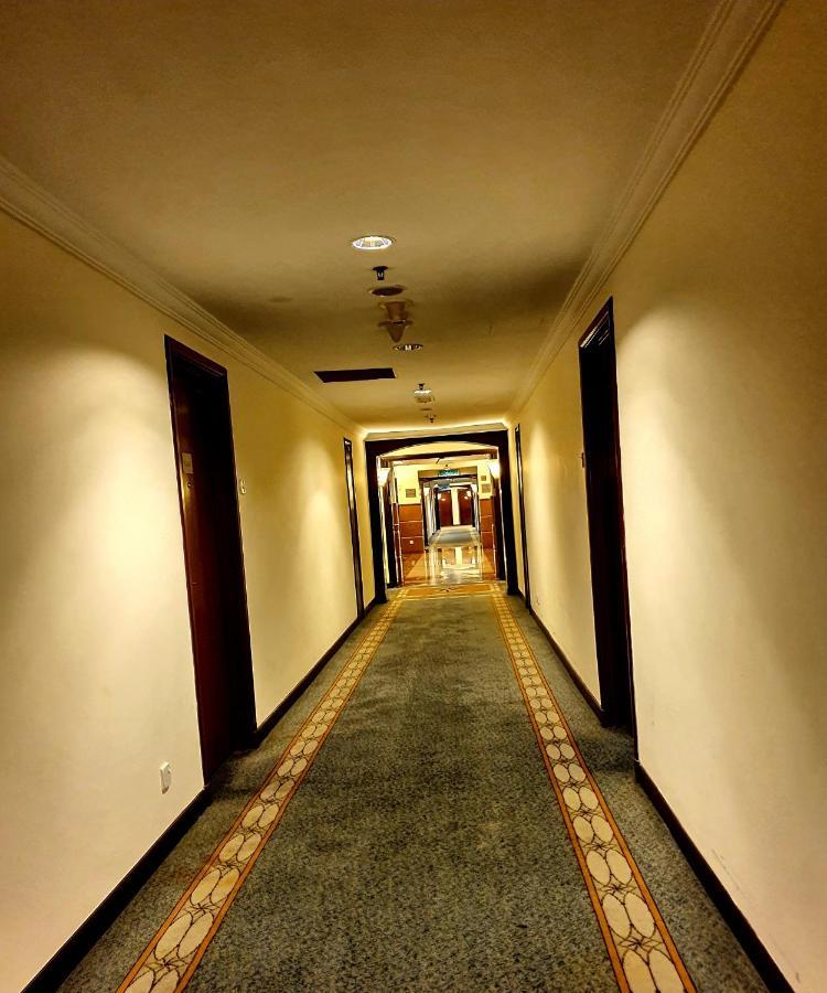Moonlight Service Suite Kuala Lumpur Buitenkant foto